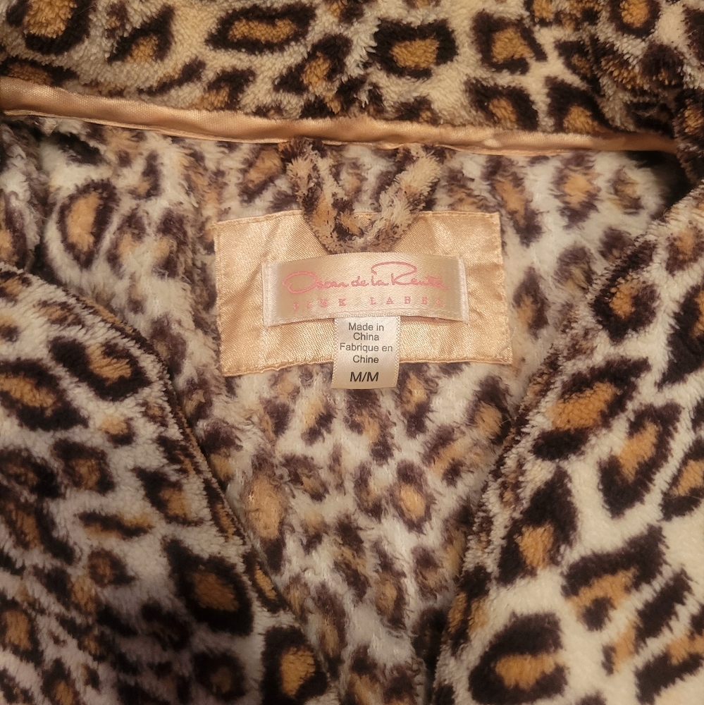 Oscar De la Renta Plush Robe, Size M, never used